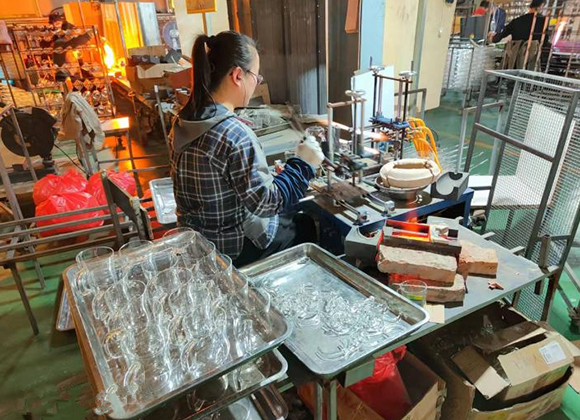 Glassware Handle Attaching