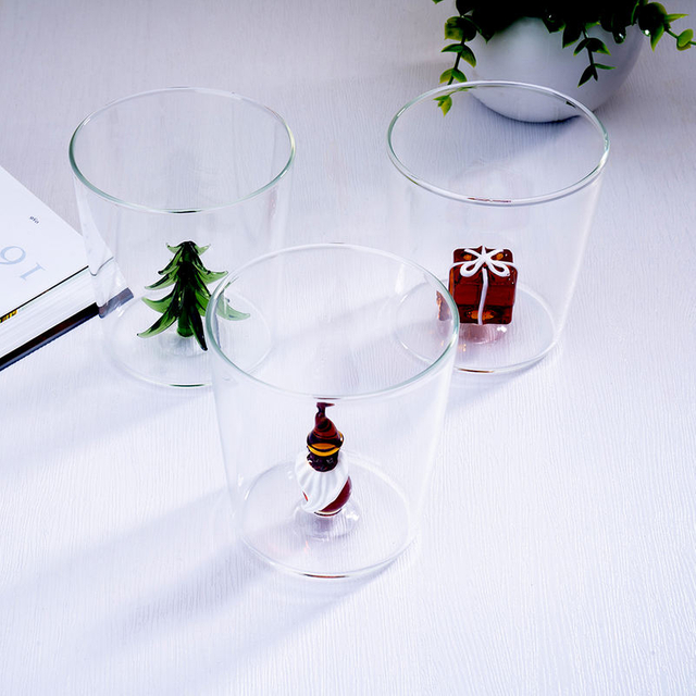 OEM/ODM 3D Figurine Inside High Borosilicate Christmas Glass Cup